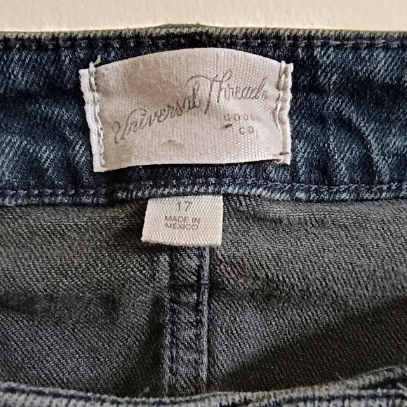 Universal Thread Button Down  Denim Jeans - Picture 3 of 7